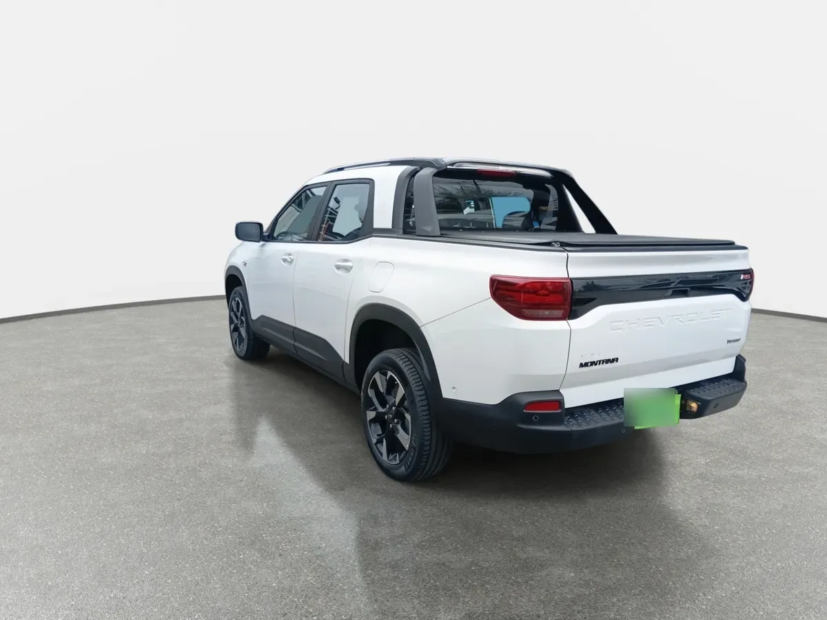 Chevrolet Montana 1.2t Rs R 4x2 At 4p año 2024