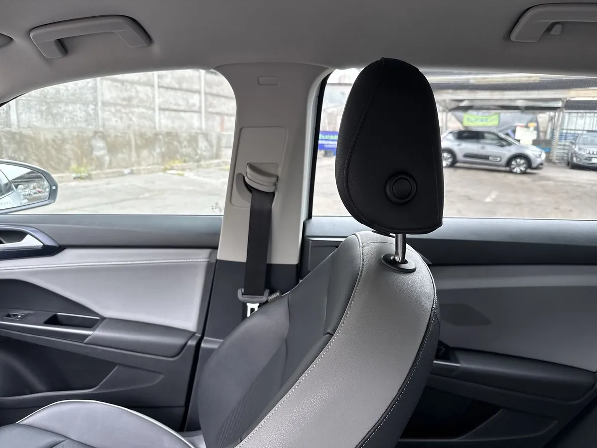 Volkswagen Taos 1.4 Tsi Comfortline 4x2 At 5p año 2025