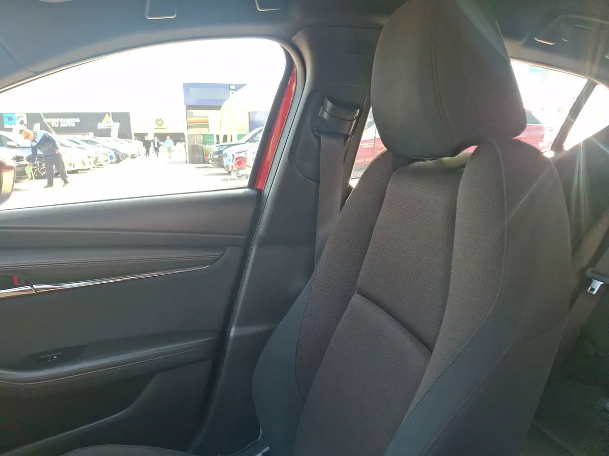 Mazda 3 2.0 V 4x2 Hb 6mt 5p año 2021