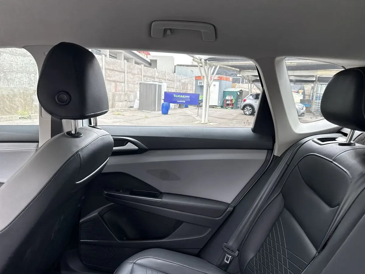 Volkswagen Taos 1.4 Tsi Comfortline 4x2 At 5p año 2025