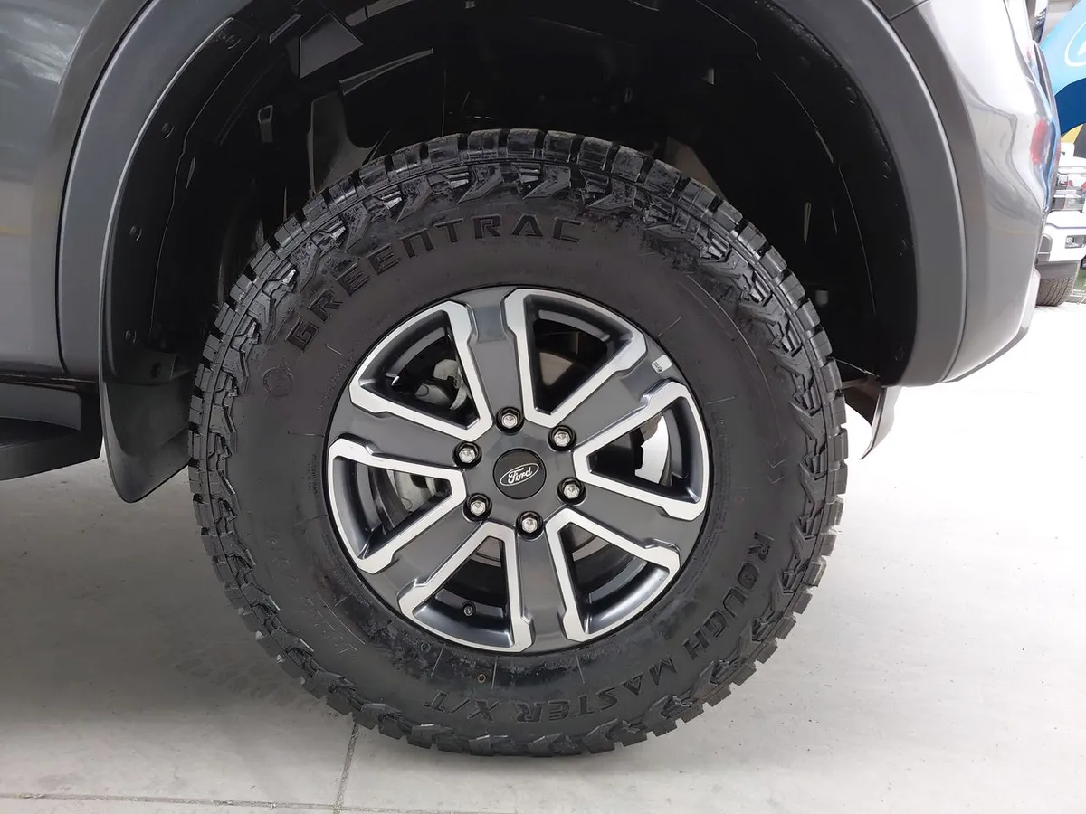 Ford Ranger 2.0 Xlt Diesel 4x2 Dob. Cab. At 4p año 2025