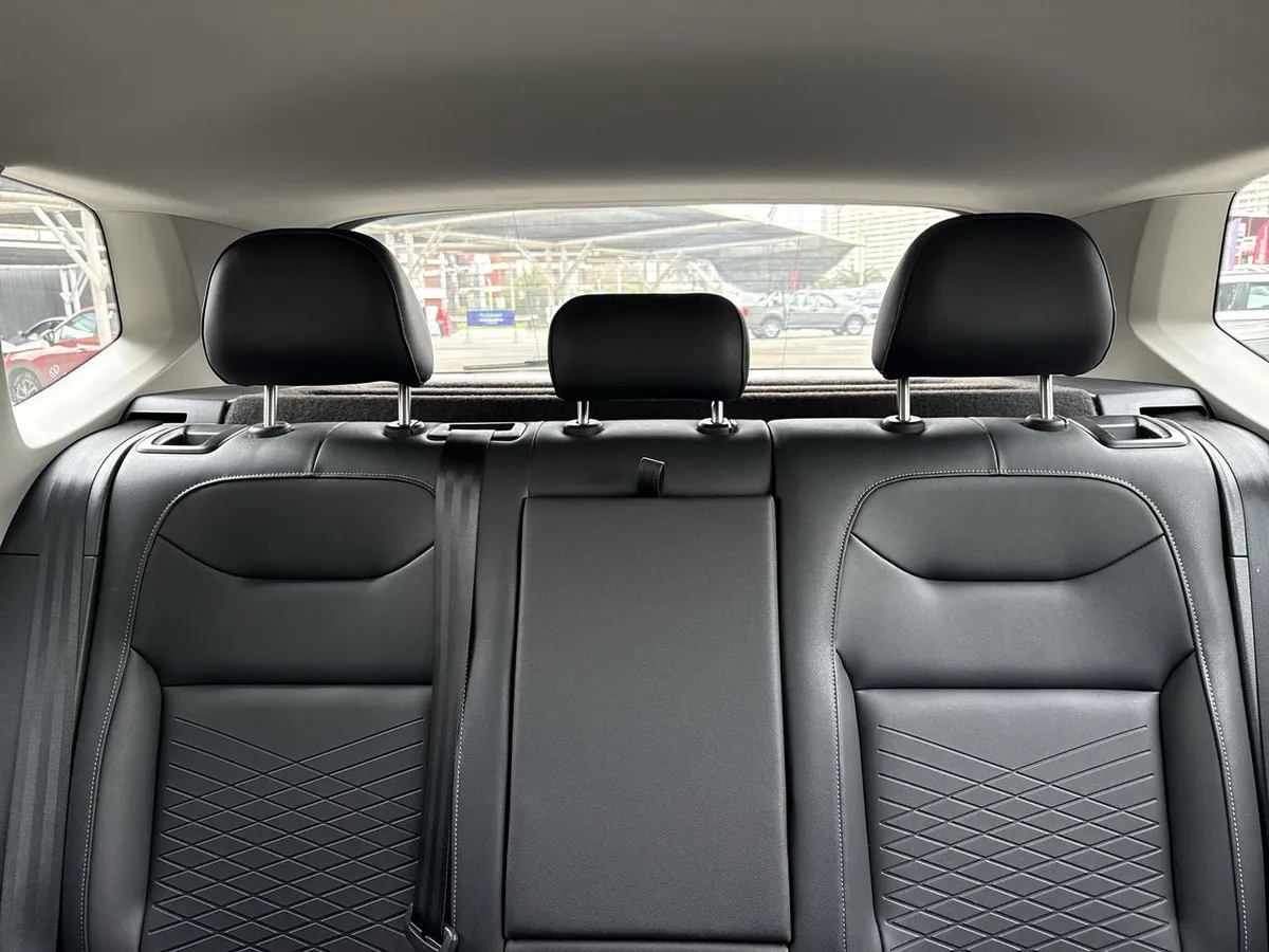 Volkswagen Taos 1.4 Tsi Comfortline 4x2 At 5p año 2025