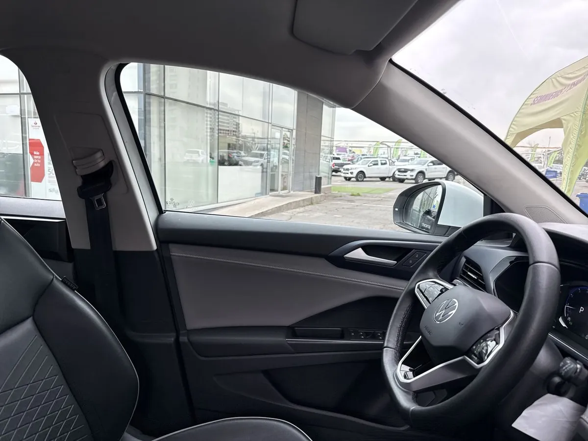 Volkswagen Taos 1.4 Tsi Comfortline 4x2 At 5p año 2025