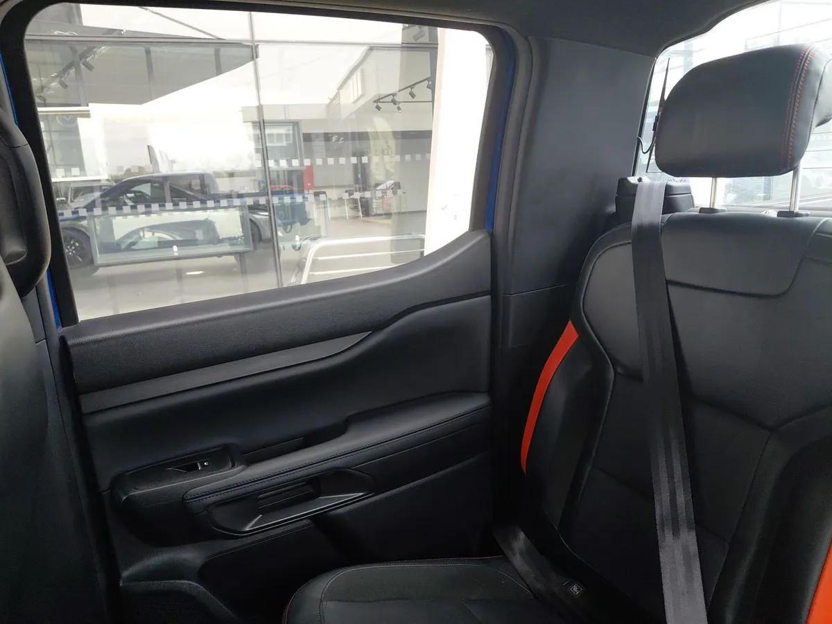 Ford Ranger 3.0t Raptor 4x4 Dob. Cab. At 4p año 2025