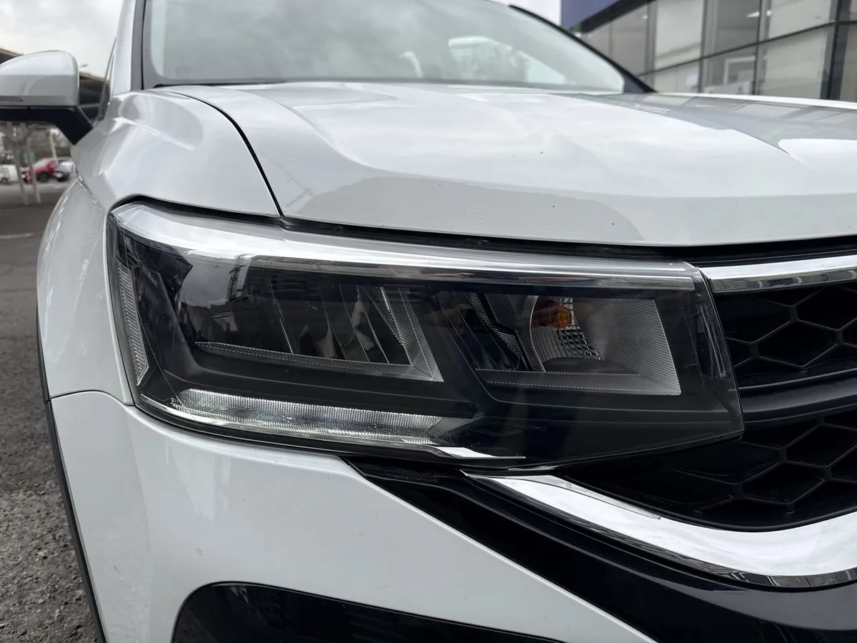 Volkswagen Taos 1.4 Tsi Comfortline 4x2 At 5p año 2025