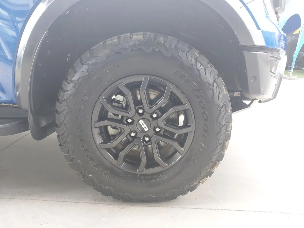 Ford Ranger 3.0t Raptor 4x4 Dob. Cab. At 4p año 2025