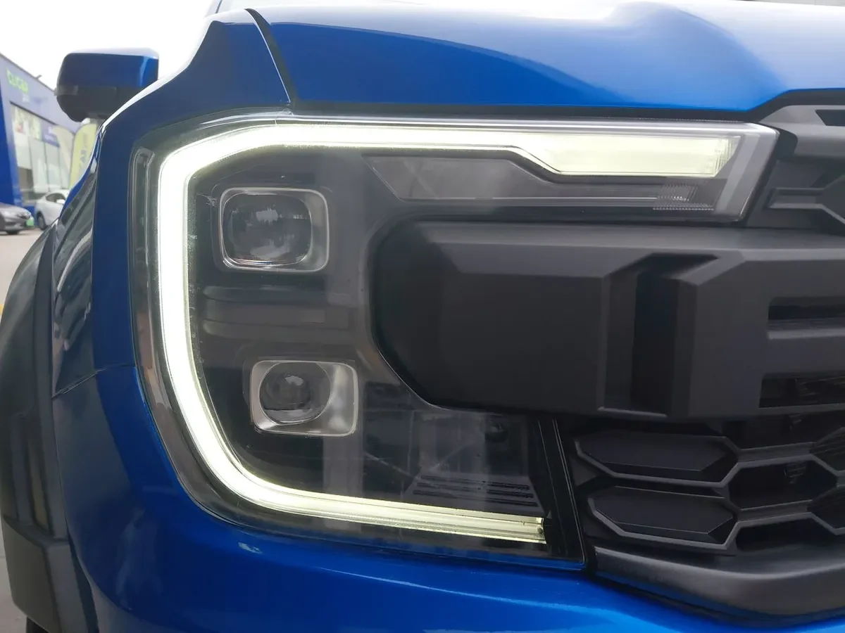 Ford Ranger 3.0t Raptor 4x4 Dob. Cab. At 4p año 2025