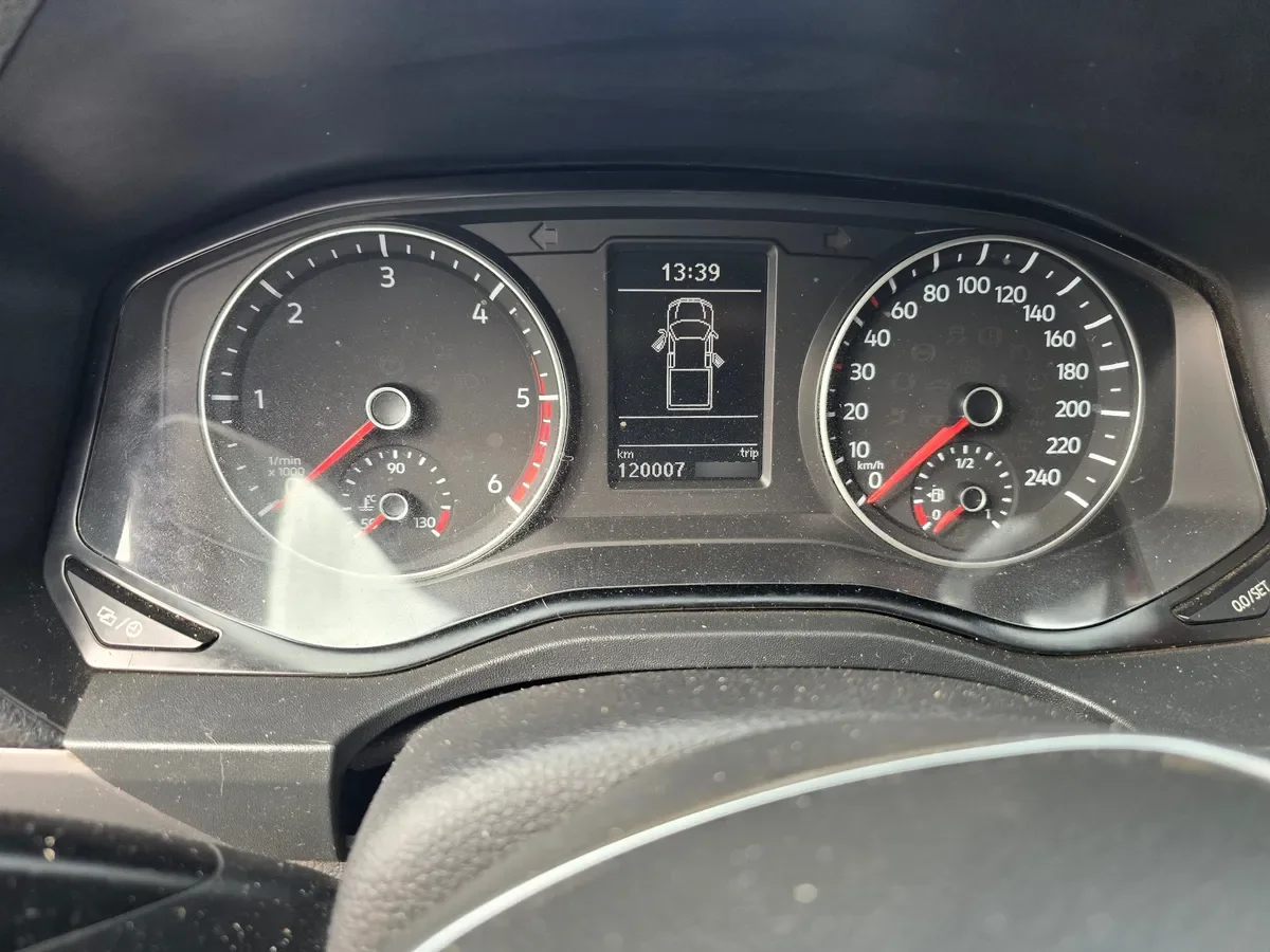 VOLKSWAGEN AMAROK 2.0 Trendline Mt 4x4 Diesel año 2023