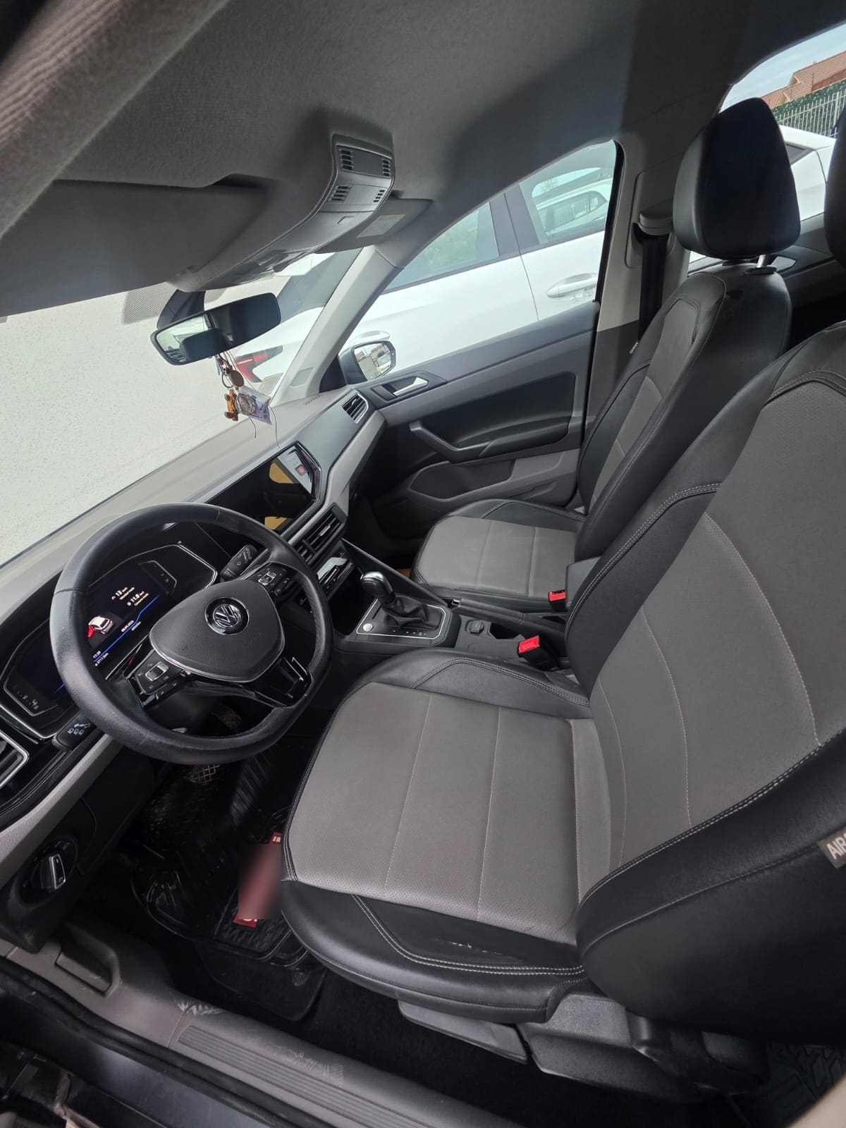 VOLKSWAGEN POLO 1.6 Highline Mt año 2022