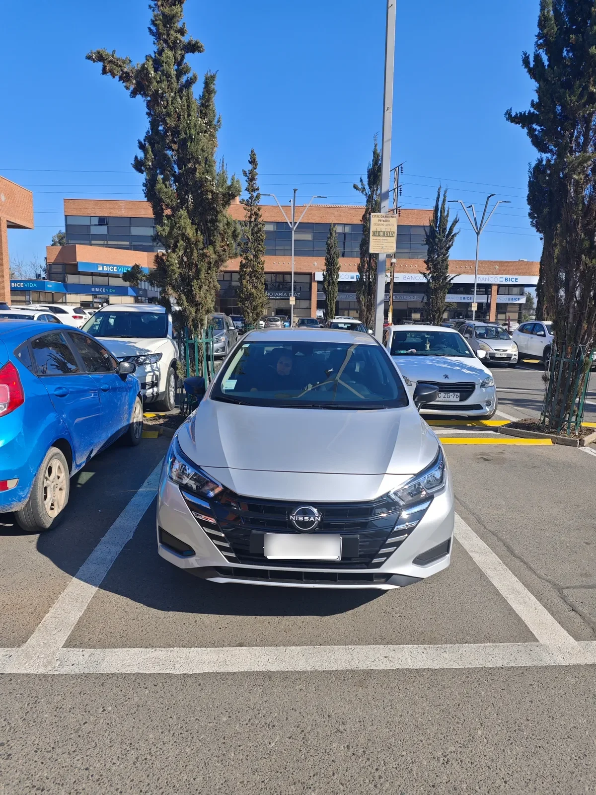 NISSAN VERSA 1.6 Sense Mt año 2025