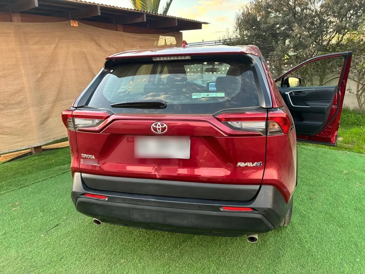 TOYOTA RAV4 2.0 Le Mt año 2023