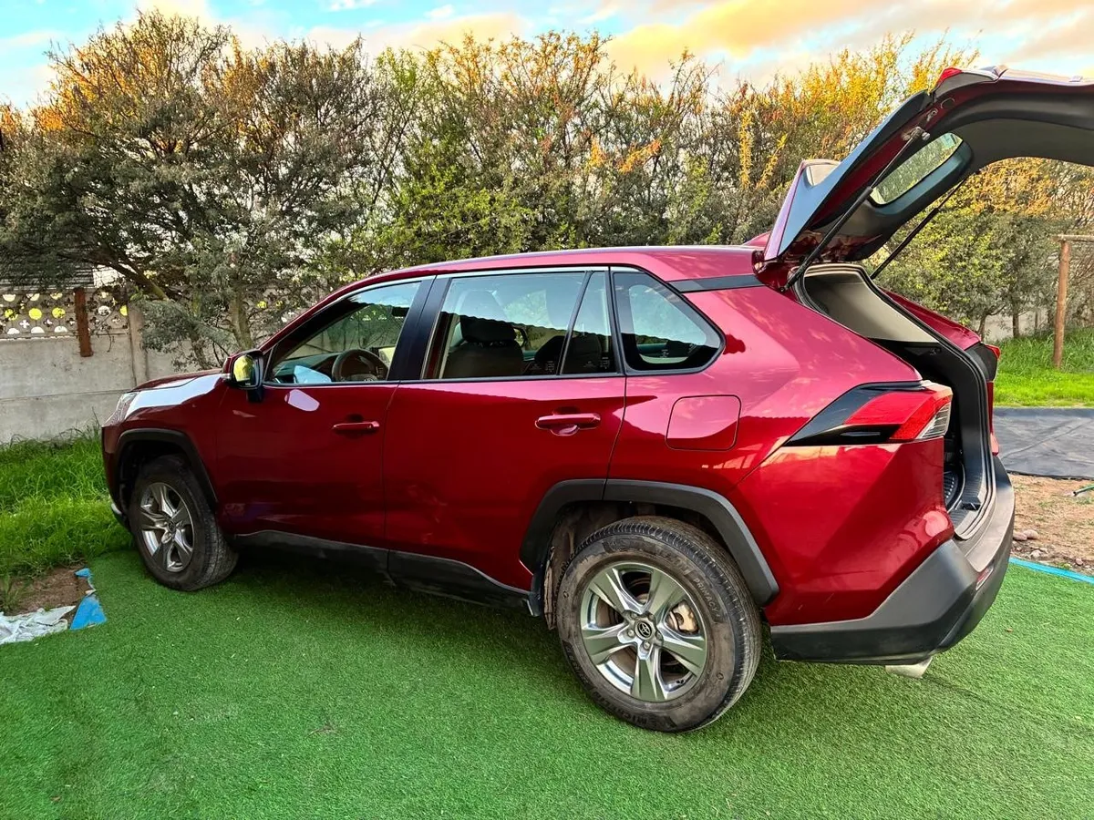 TOYOTA RAV4 2.0 Le Mt año 2023