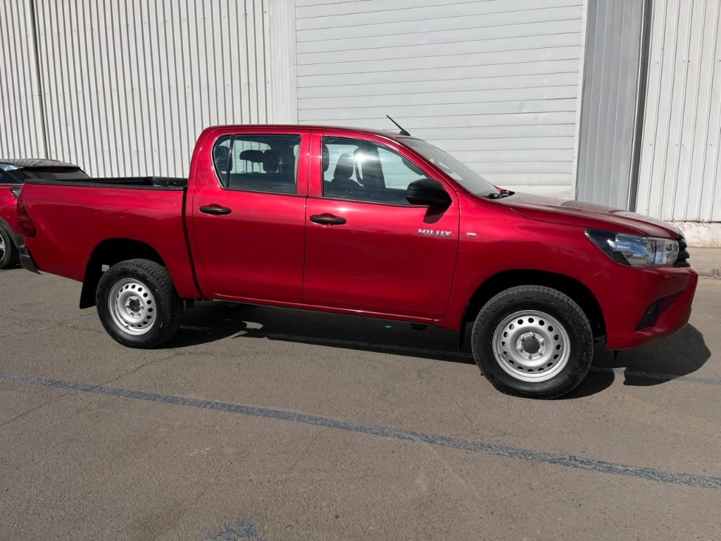 Toyota Hilux Dx Tss 4x4 Mt año 2023