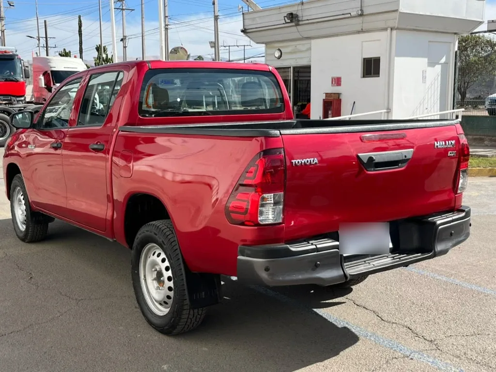 Toyota Hilux Dx Tss 4x4 Mt año 2023