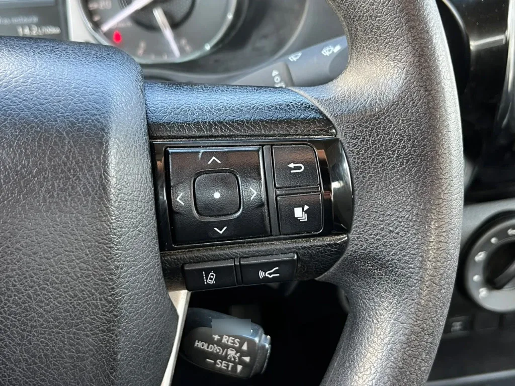 Toyota Hilux Dx Tss 4x4 Mt año 2023