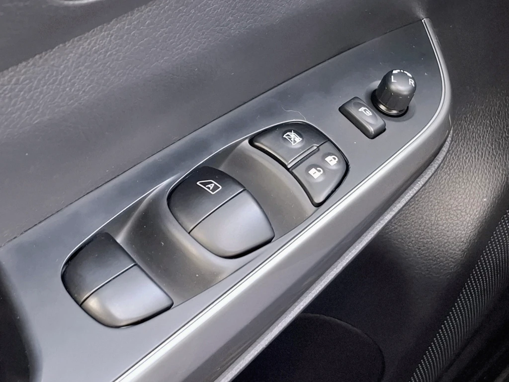 Nissan Navara Navara Dc 4x2 2.3tdi Xe año 2023