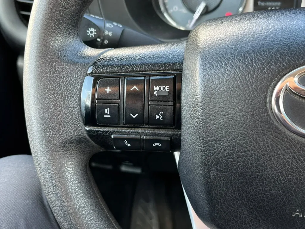 Toyota Hilux Dx Tss 4x4 Mt año 2023