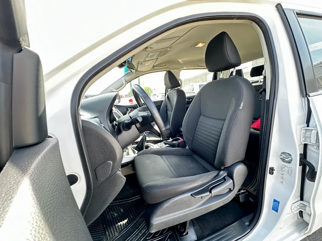 Nissan Navara Navara Dc 4x2 2.3tdi Xe año 2023