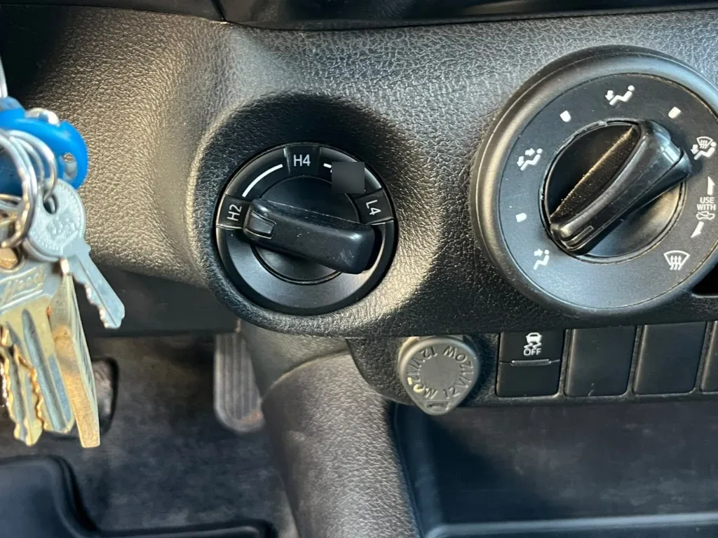 Toyota Hilux Dc 4x4 2.4 D Dx Mt año 2024