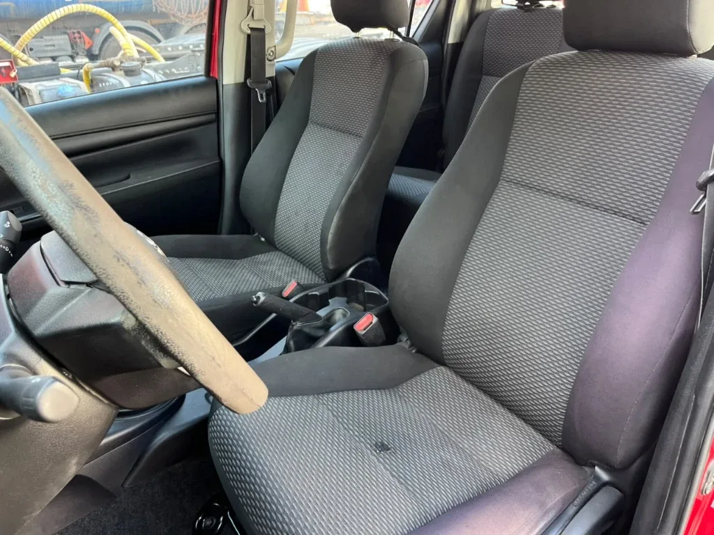 Toyota Hilux Dc 4x4 2.4 D Dx Mt año 2024