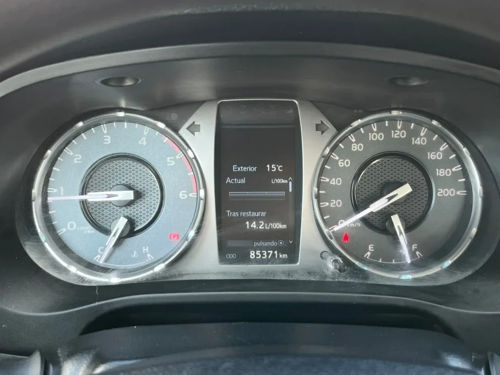 Toyota Hilux Dx Tss 4x4 Mt año 2023