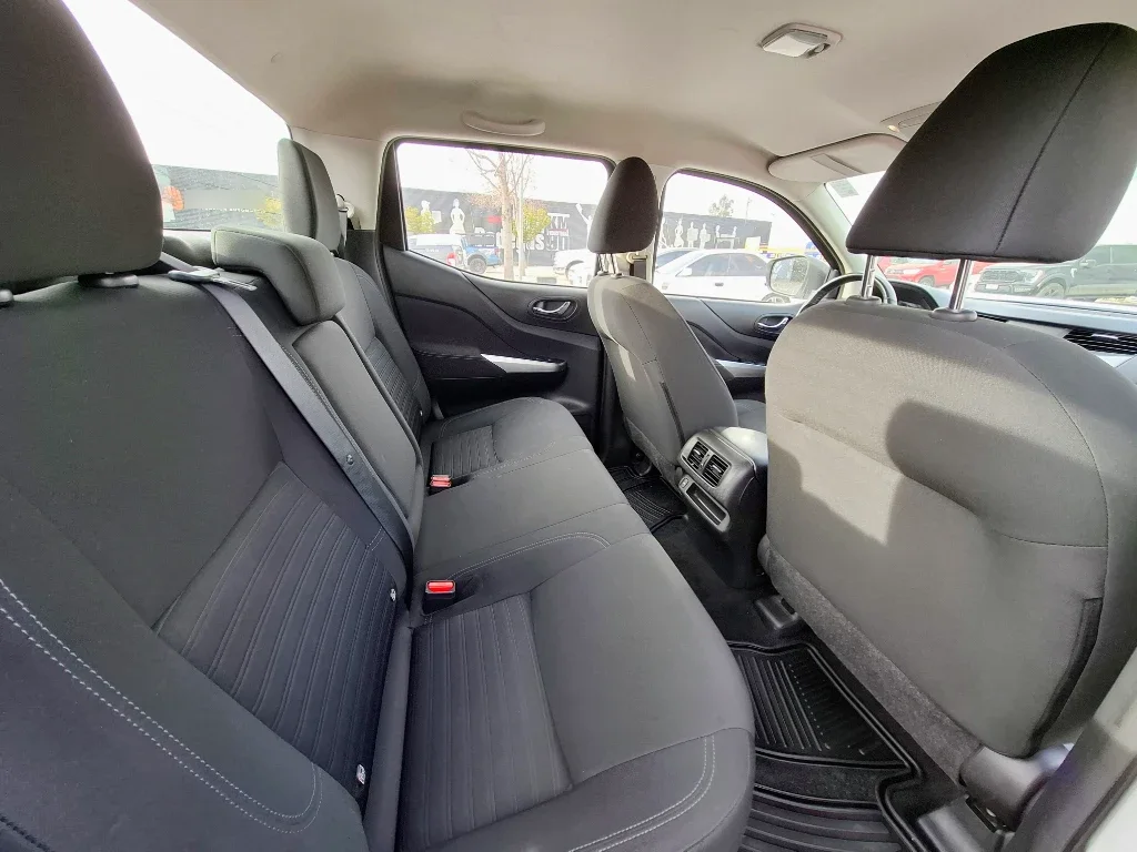 Nissan Navara Navara Dc 4x2 2.3tdi Xe año 2023