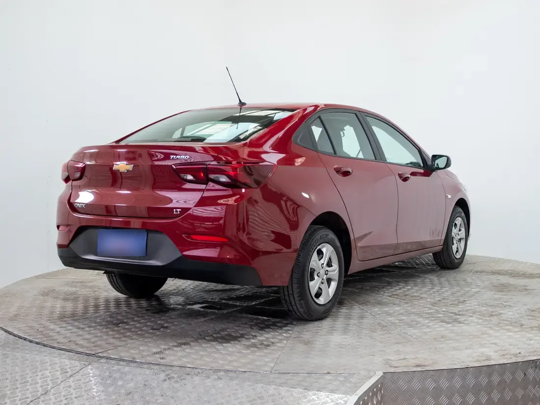 Chevrolet Onix 1.0 Sedan Lt Mt año 2024