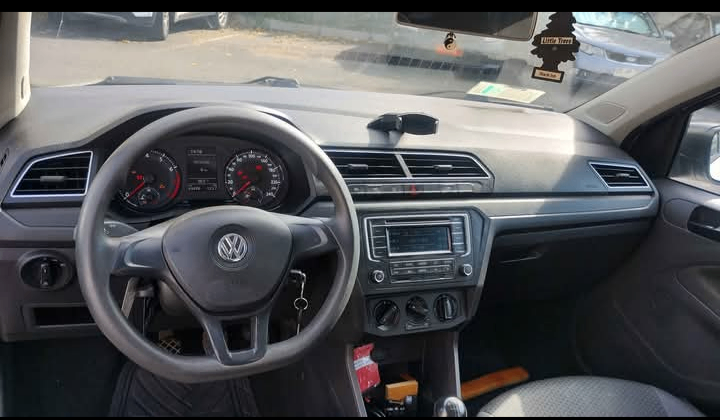 VOLKSWAGEN VOYAGE 1.6 Comfortline Mt año 2020