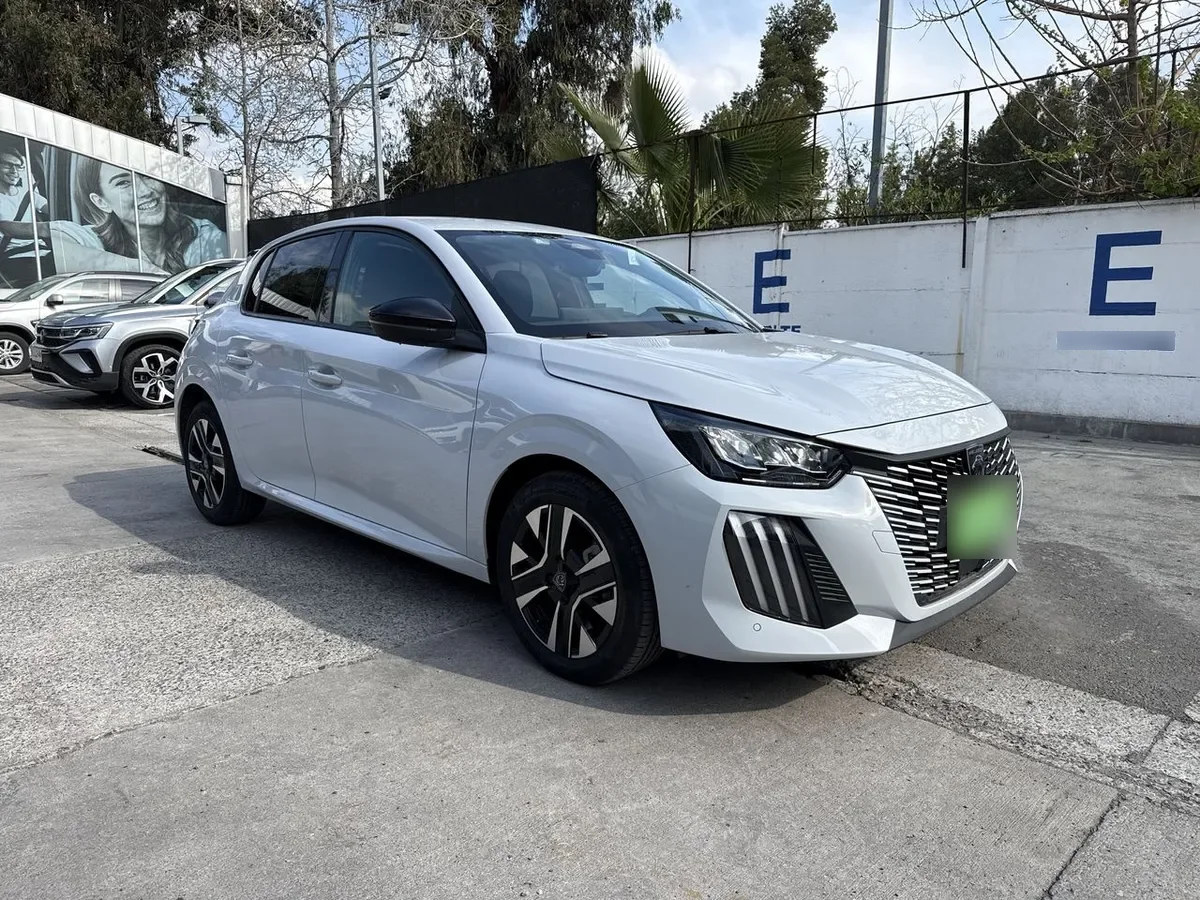 Peugeot 208 1.2 Mca Allure Mhev 136 4x2 Edct6 At 5p año 2026