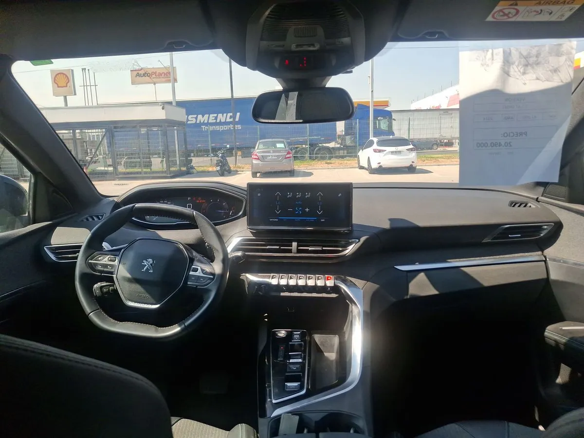 Peugeot 3008 1.5 Allure Pack Bluehdi 130 4x2 Eat8 5p año 2024