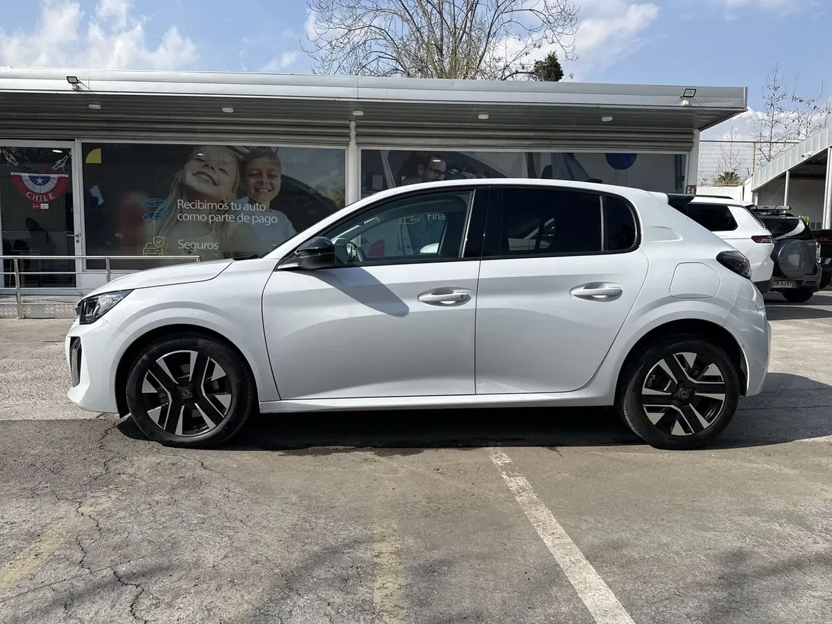 Peugeot 208 1.2 Mca Allure Mhev 136 4x2 Edct6 At 5p año 2026