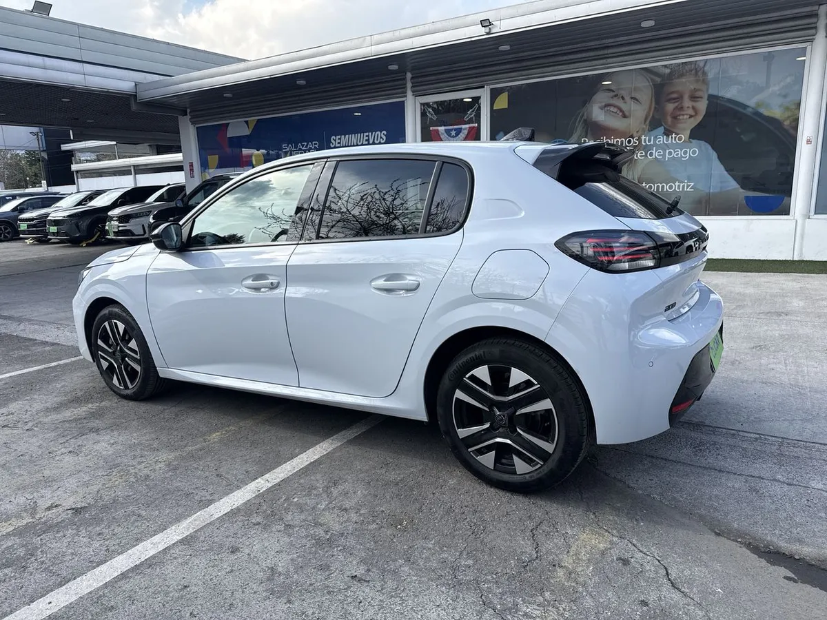 Peugeot 208 1.2 Mca Allure Mhev 136 4x2 Edct6 At 5p año 2026