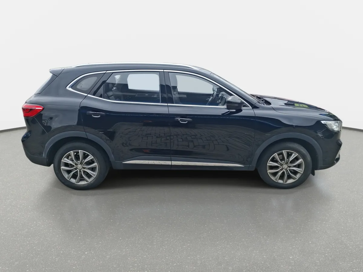 MG Hs 1.5t Comfort 2wd Mt 5p año 2022