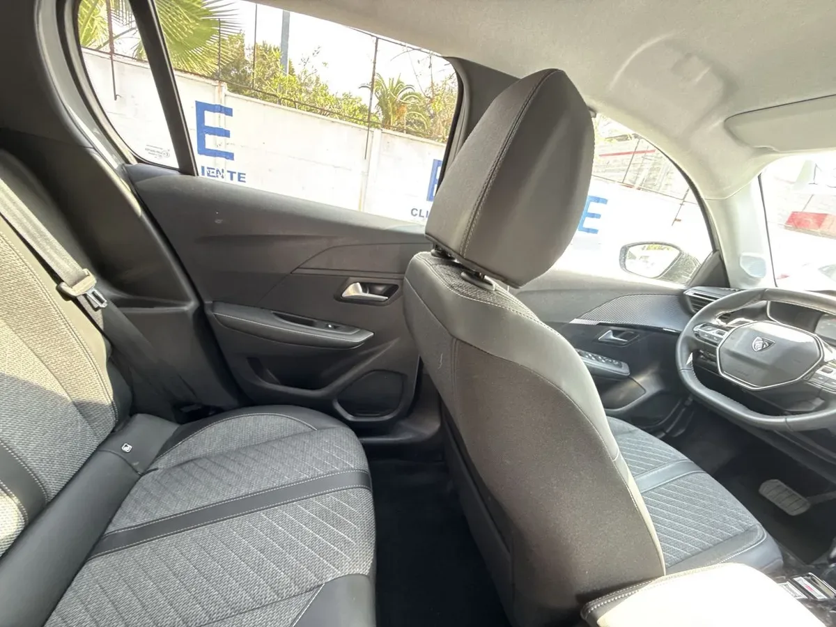 Peugeot 208 1.2 Mca Allure Mhev 136 4x2 Edct6 At 5p año 2026