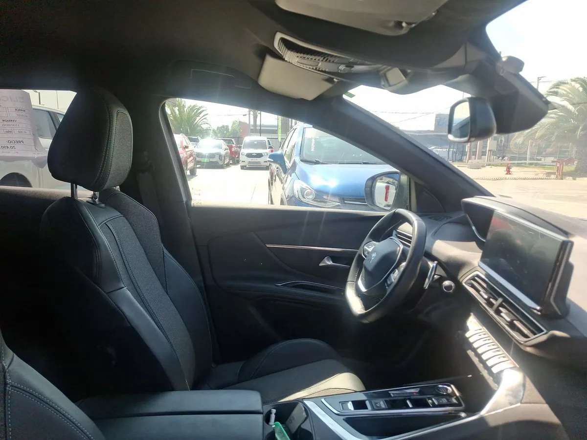 Peugeot 3008 1.5 Allure Pack Bluehdi 130 4x2 Eat8 5p año 2024