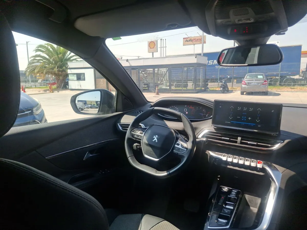 Peugeot 3008 1.5 Allure Pack Bluehdi 130 4x2 Eat8 5p año 2024
