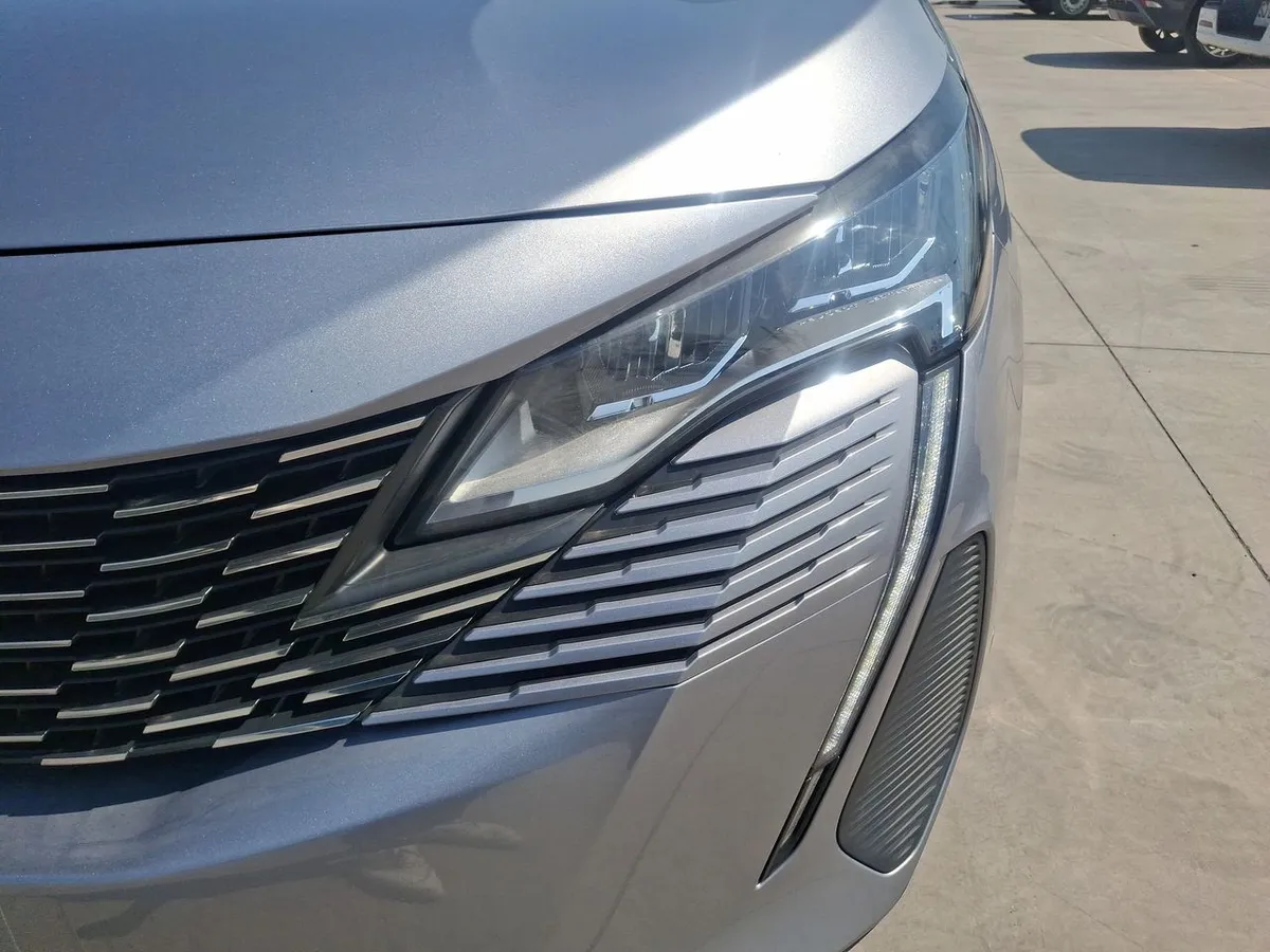 Peugeot 3008 1.5 Allure Pack Bluehdi 130 4x2 Eat8 5p año 2024