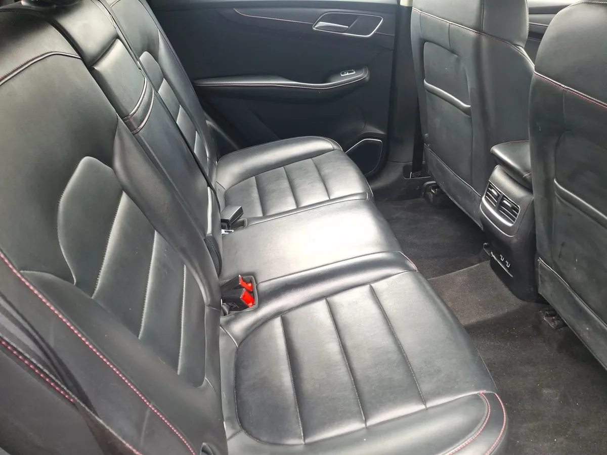 MG Hs 1.5t Comfort 2wd Mt 5p año 2022