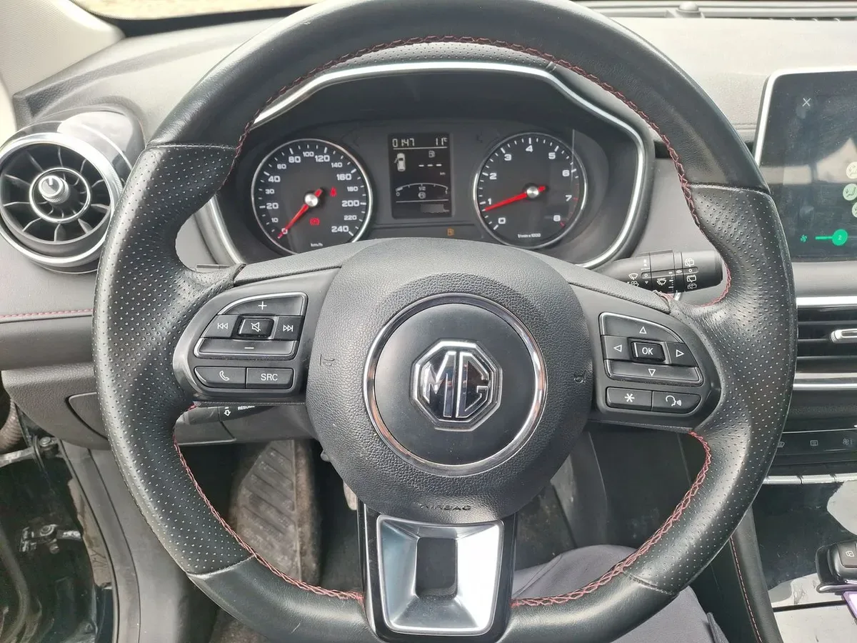 MG Hs 1.5t Comfort 2wd Mt 5p año 2022