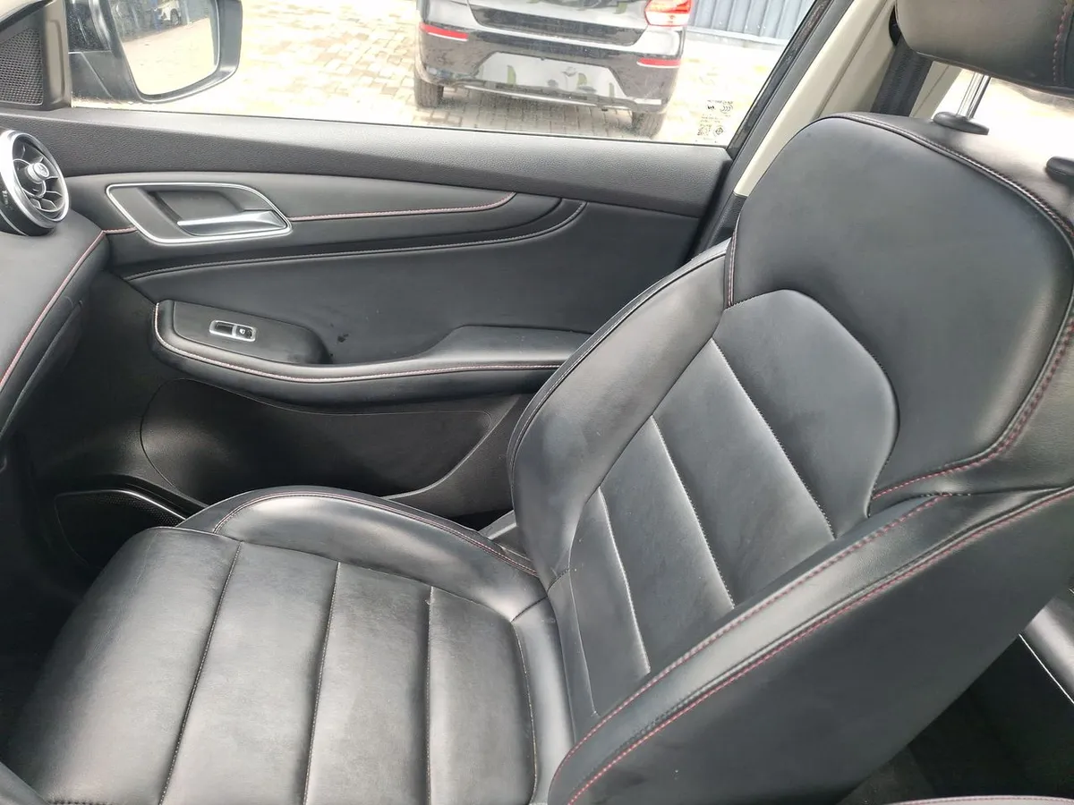 MG Hs 1.5t Comfort 2wd Mt 5p año 2022