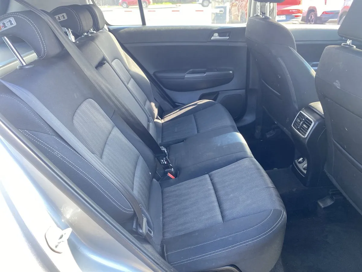 Kia Sportage 2.0 Lx 2wd 6ab Mt 5p año 2019