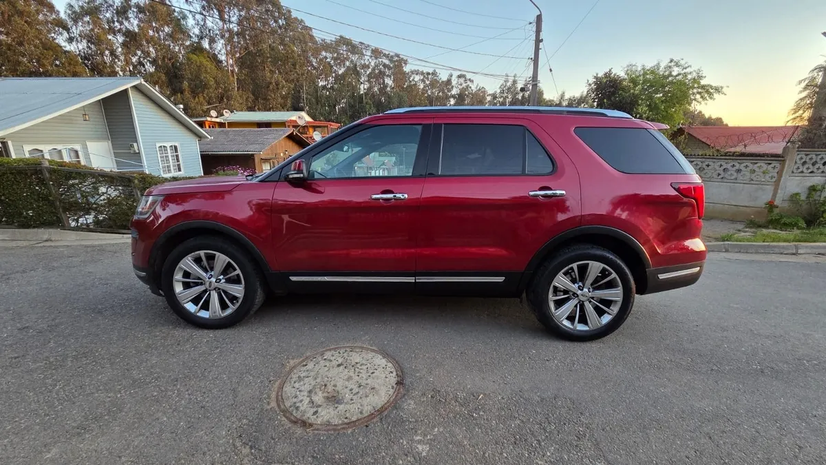 FORD EXPLORER 2.3 Xlt At 4x4 año 2020