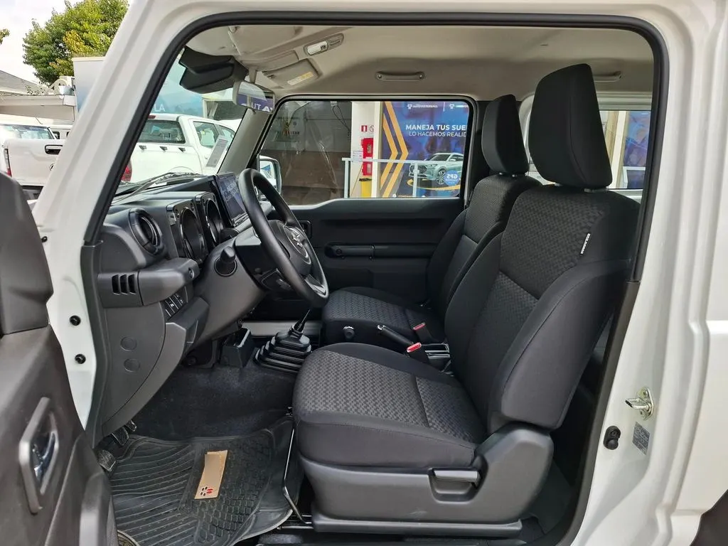 Suzuki Jimny Gl Winche Mt 4x4 Precio+ Iva año 2026