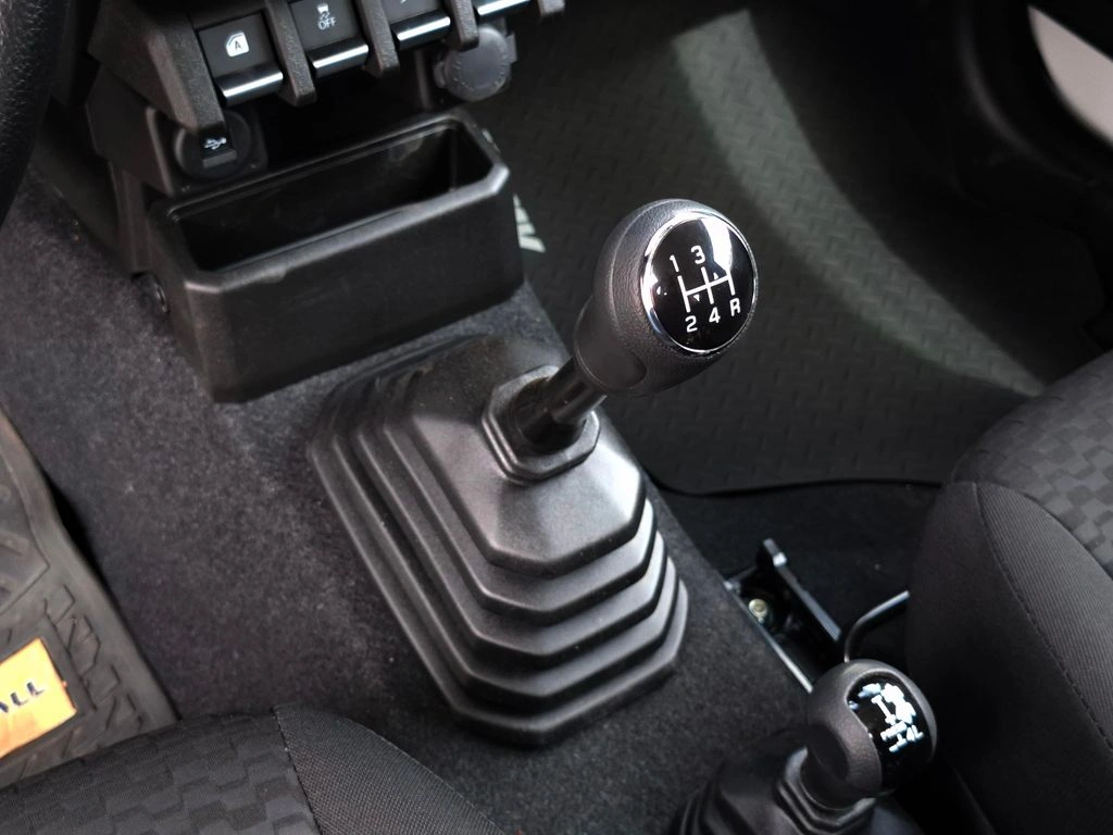 Suzuki Jimny Gl Winche Mt 4x4 Precio+ Iva año 2026