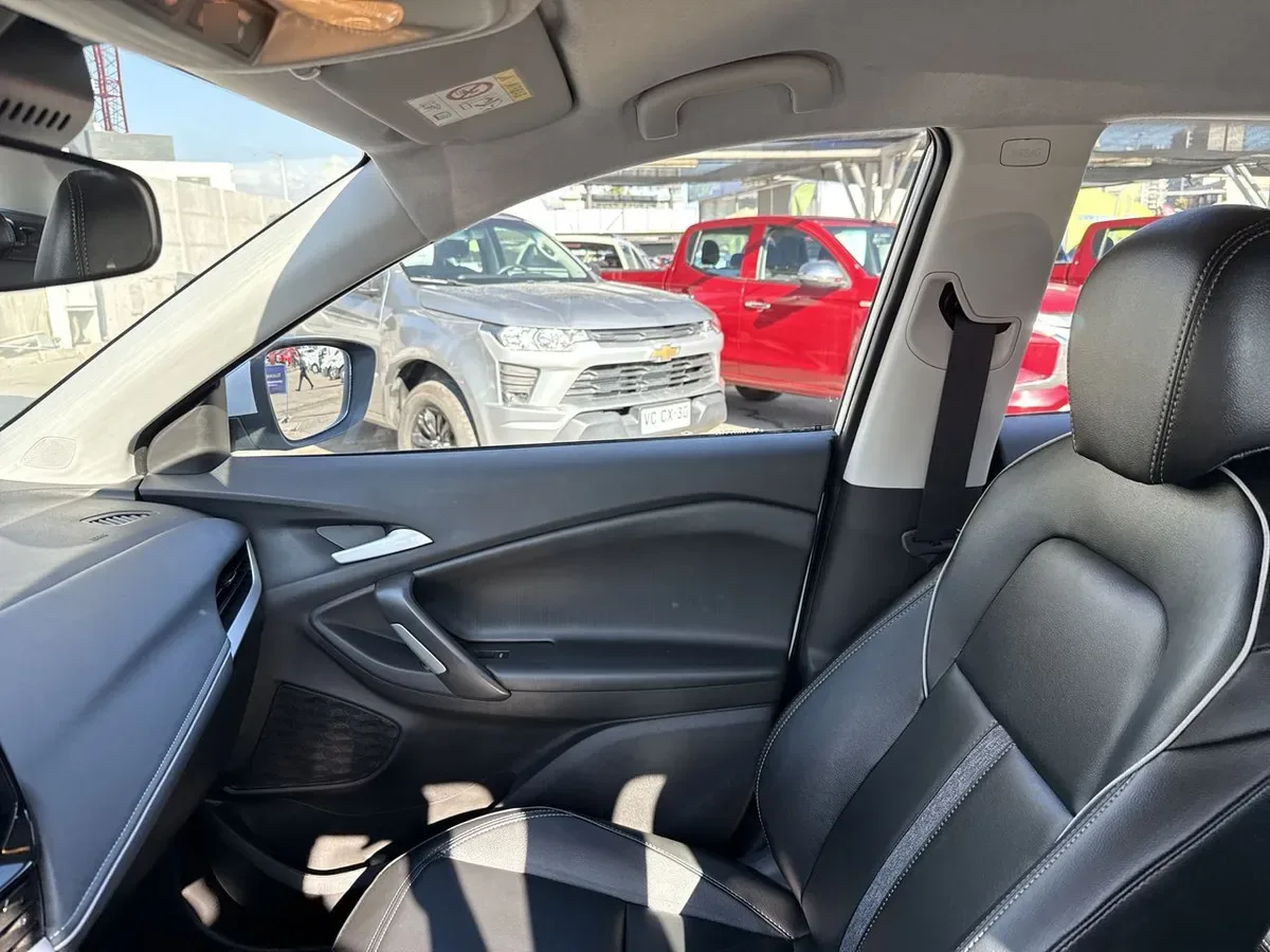 Chevrolet Tracker 1.2t Ltz T 4x2 At 5p año 2026