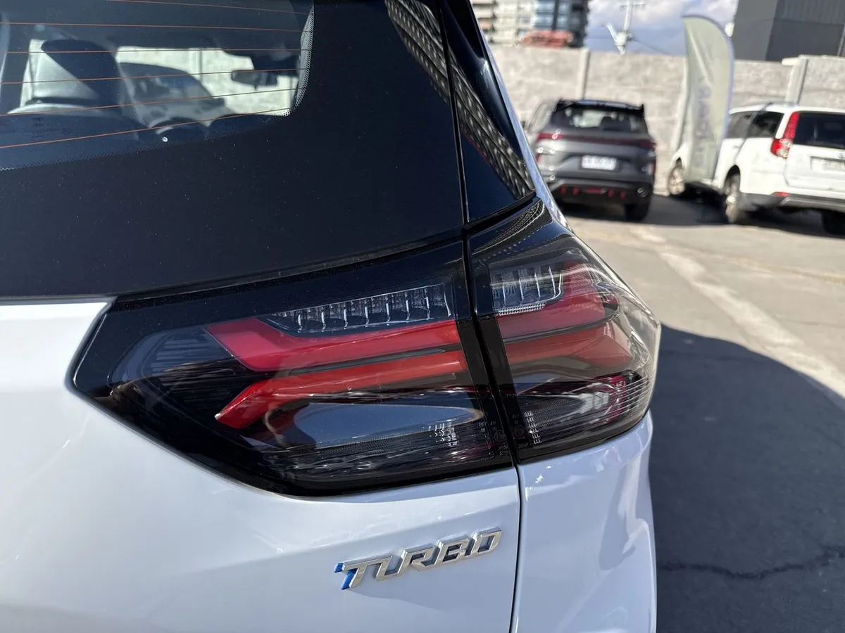 Chevrolet Tracker 1.2t Ltz T 4x2 At 5p año 2026