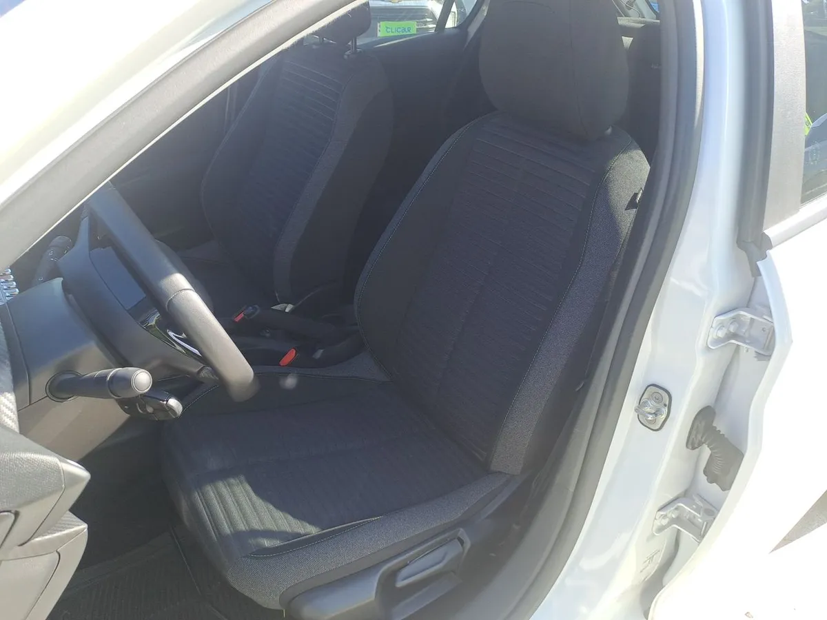Peugeot 208 1.2 Puretech Allure Pack 100 4x2 Mt 5p año 2024