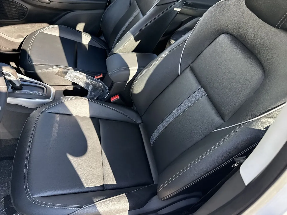 Chevrolet Tracker 1.2t Ltz T 4x2 At 5p año 2026