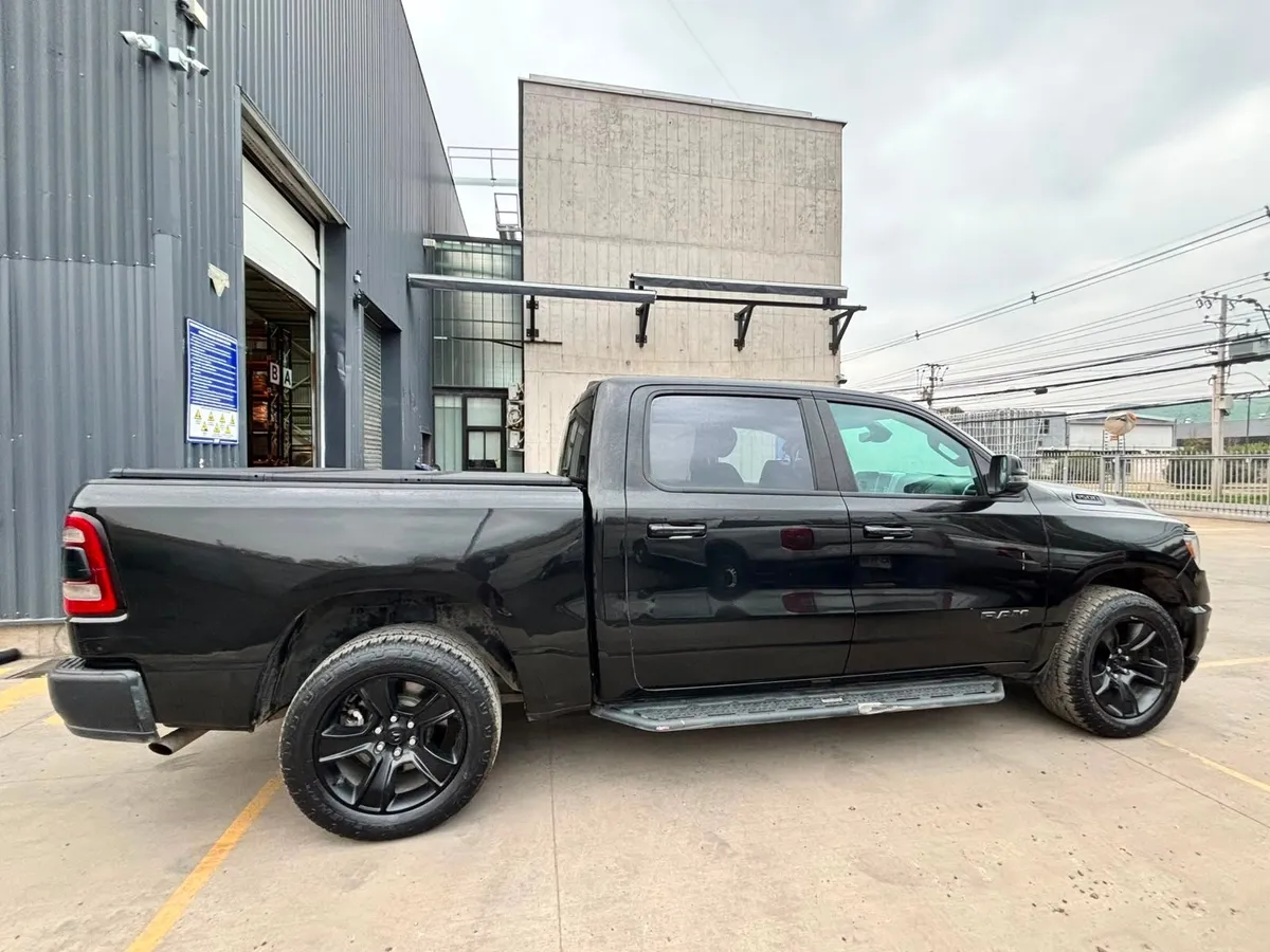 RAM 1500 3.6 Crew Cab Slt At 4x4 año 2023