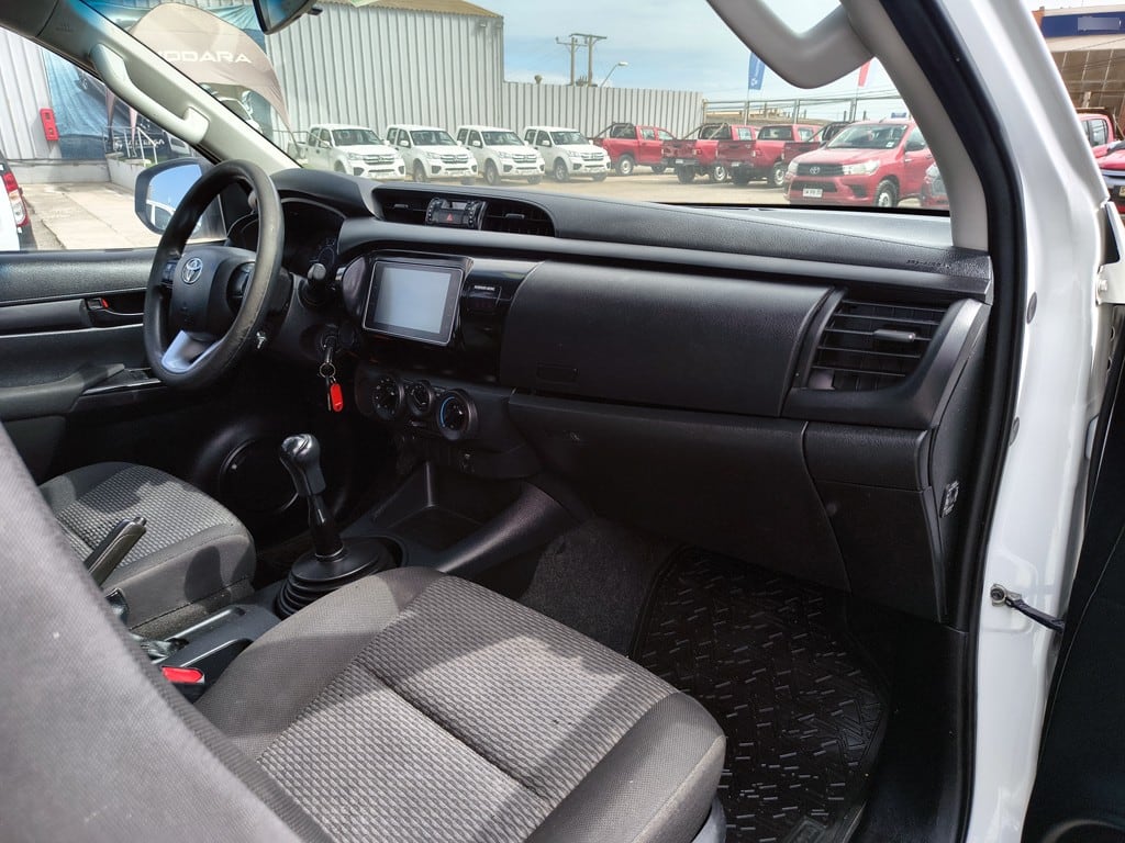 Toyota Hilux 2.4 Diesel 4x2 T/m año 2021